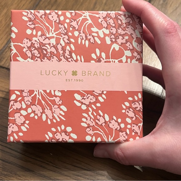 Lucky Brand parrot Hoop Earrings - Picture 3 of 5